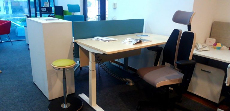 Фурнит ООД ДОСТАВЯМЕ УДОБСТВО! Изложбени зали 03