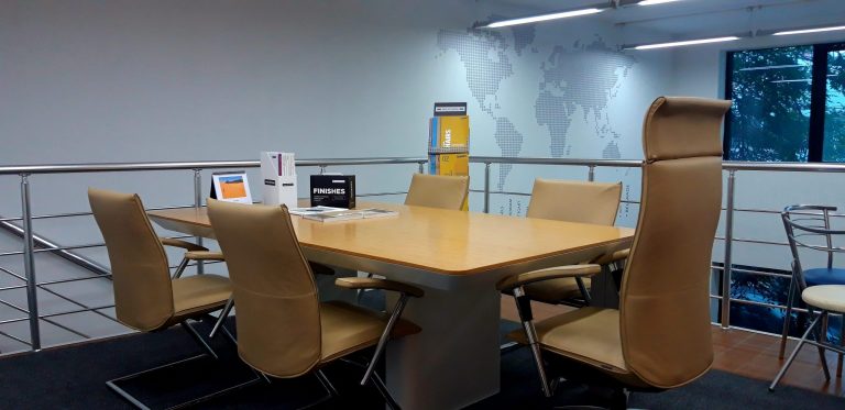 Фурнит ООД ДОСТАВЯМЕ УДОБСТВО! Изложбени зали 05