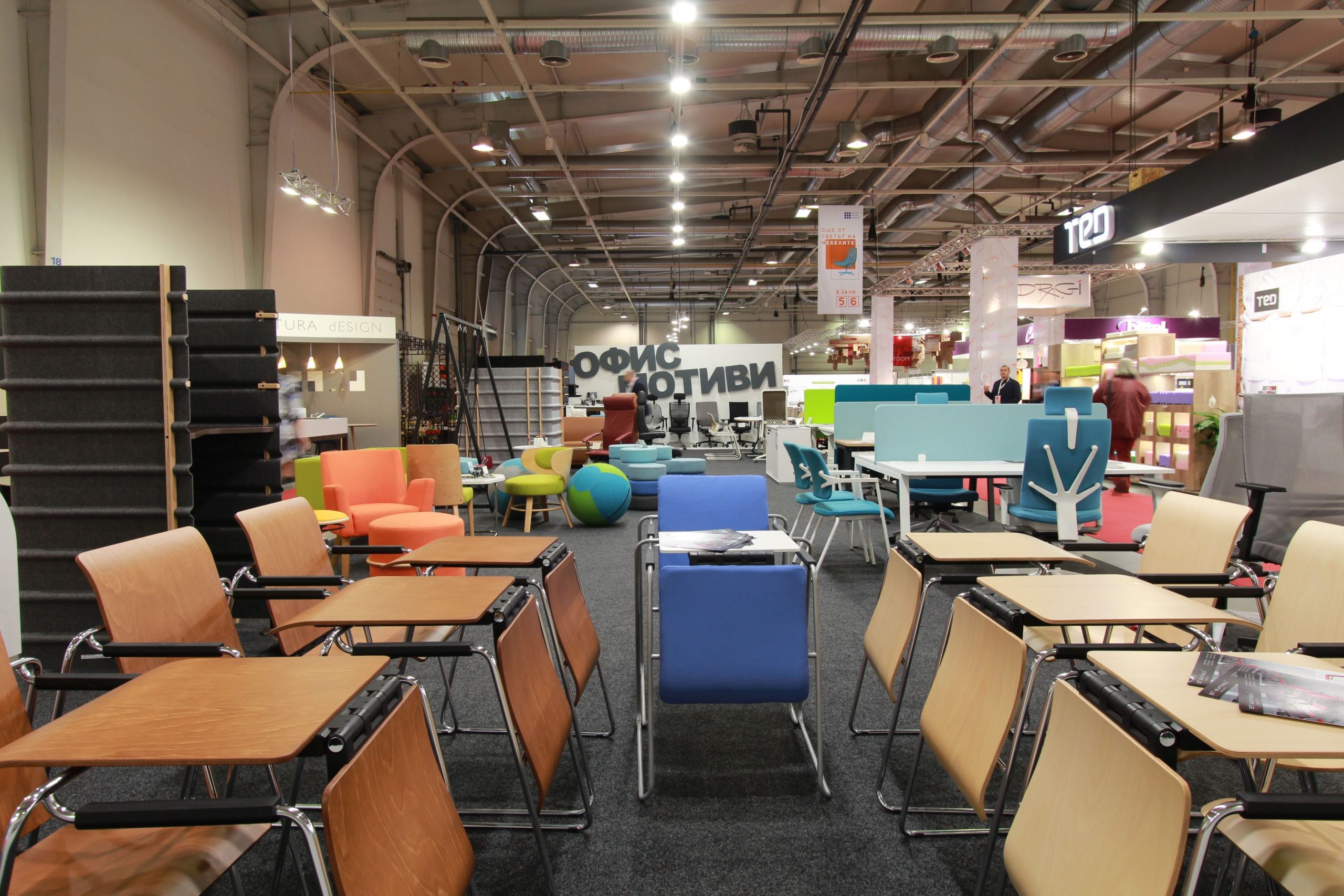 Фурнит ООД ДОСТАВЯМЕ УДОБСТВО! Светът на мебелите 2019 04