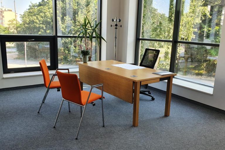 07 Varna Menagerial Desk 7515